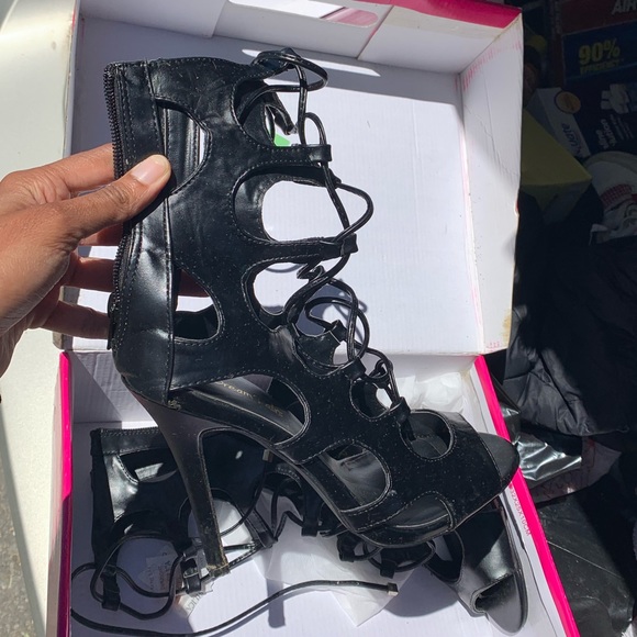 Heels - Picture 6 of 8